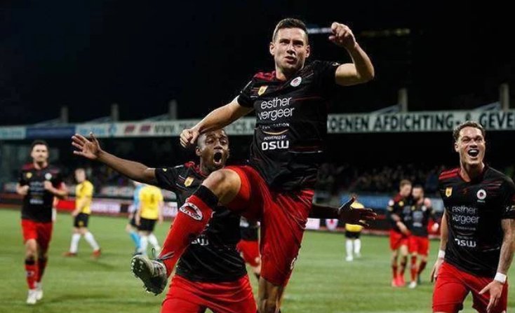 他以无与伦 他以无与伦