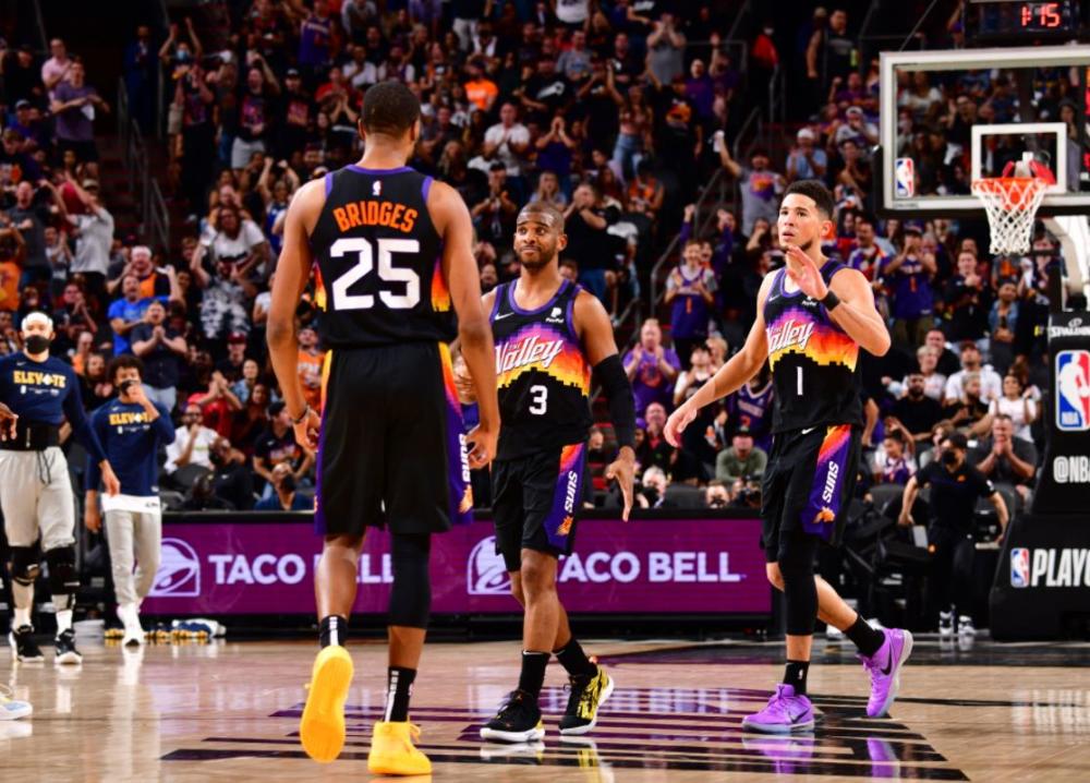 为我们呈现 为我们呈现