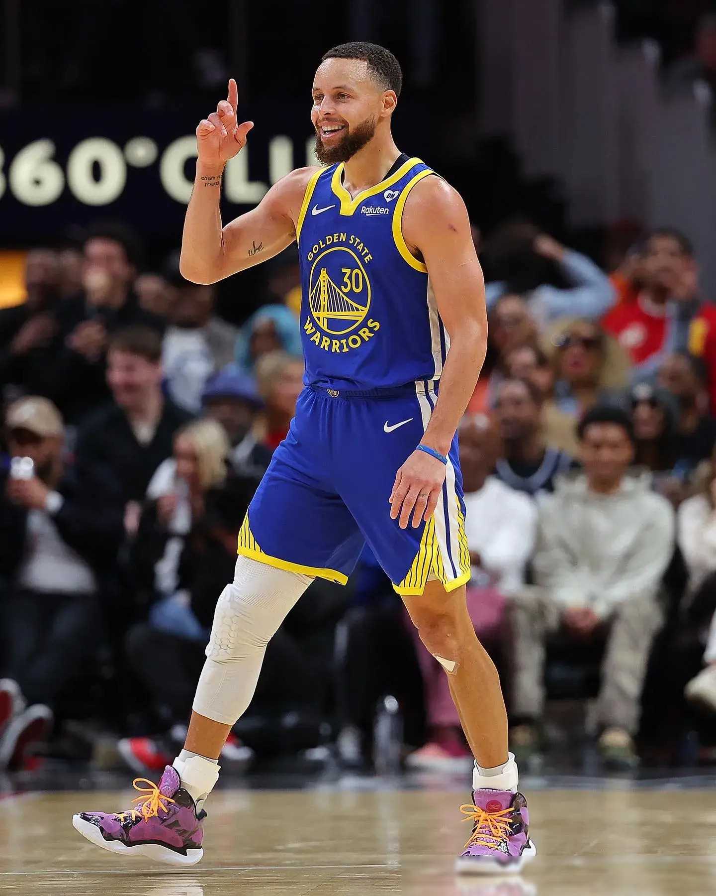 围后的半空 围后的半空